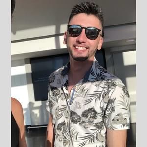 Meet your Posher, Emmanuel